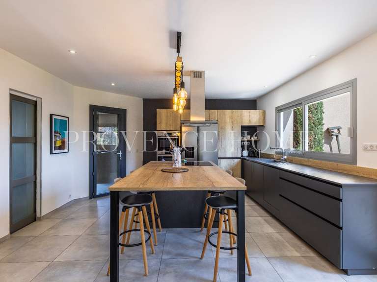 Propriété Maubec - 5 chambres - 305m²