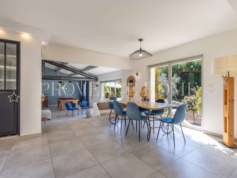 Propriété Maubec - 5 chambres - 305m²