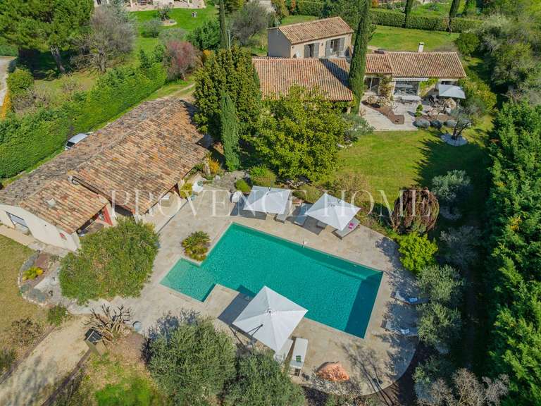 Propriété Maubec - 5 chambres - 305m²