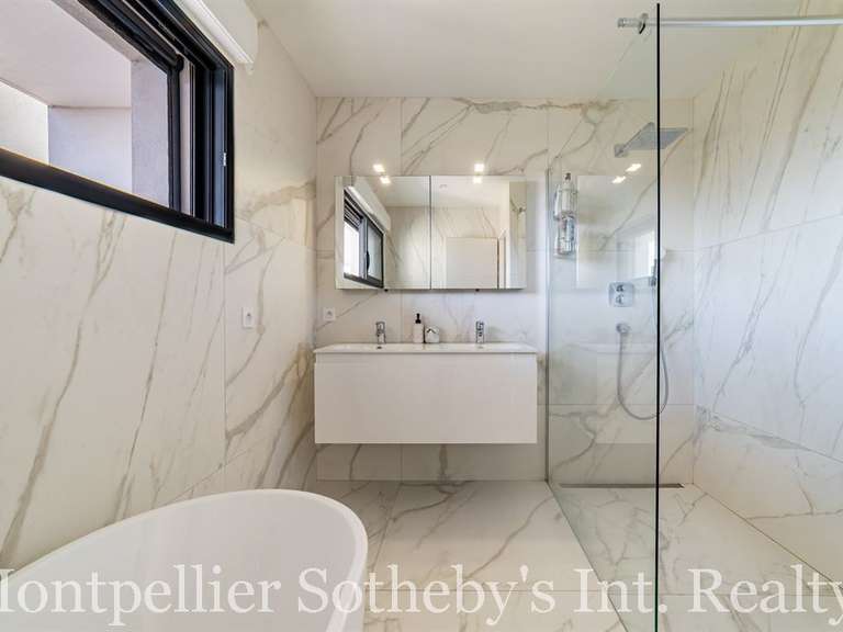 Maison Mauguio - 4 chambres - 247m²