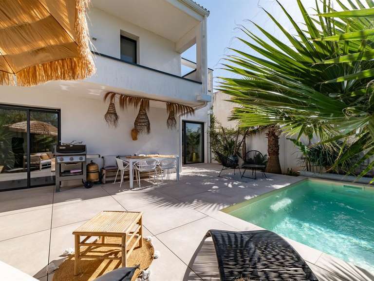 Maison Mauguio - 4 chambres - 247m²