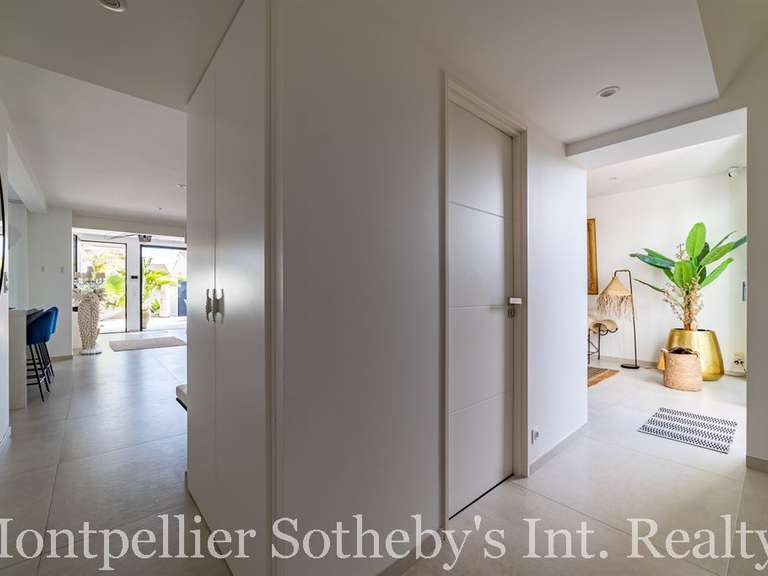 Maison Mauguio - 4 chambres - 247m²