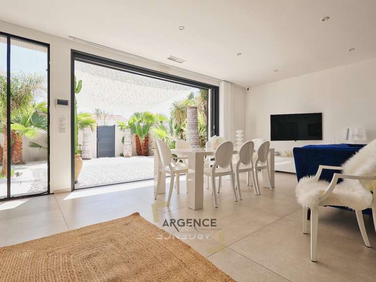 Maison Mauguio - 5 chambres - 247m²
