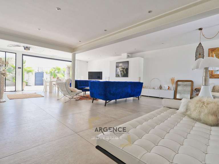 Maison Mauguio - 5 chambres - 247m²