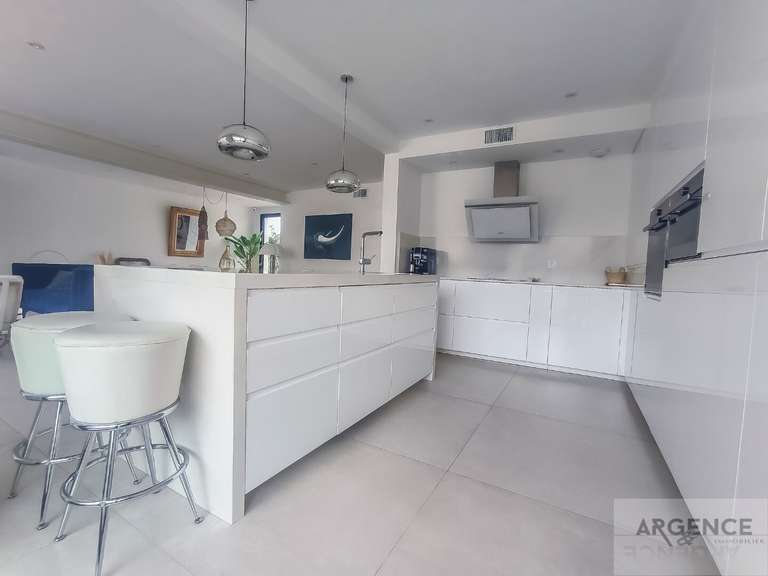 Maison Mauguio - 5 chambres - 247m²