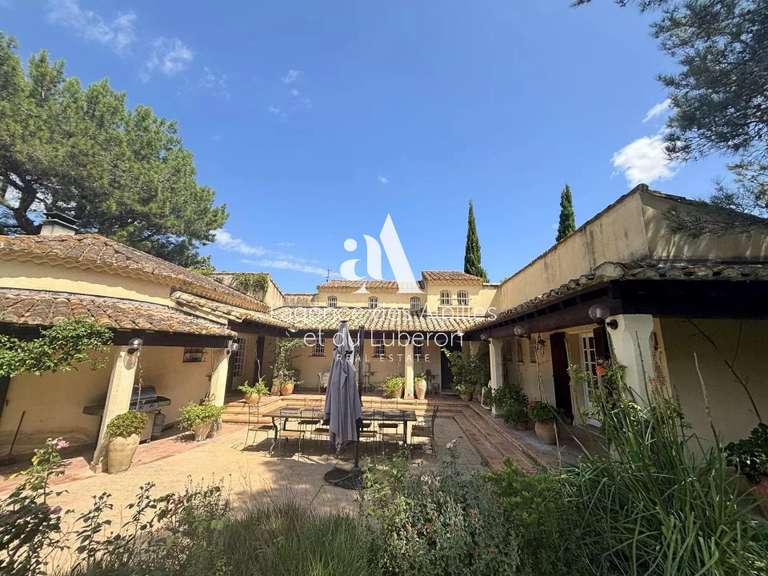 House Maussane-les-Alpilles - 5 bedrooms - 230m²