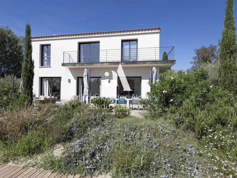 House Maussane-les-Alpilles - 3 bedrooms - 252m²