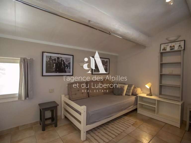 House Maussane-les-Alpilles - 247m²