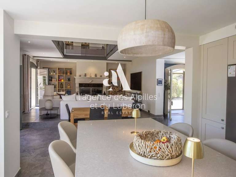 Maison Maussane-les-Alpilles - 3 chambres - 215m²