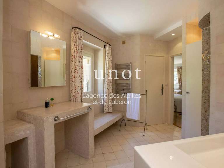 Maison Maussane-les-Alpilles - 2 chambres - 220m²