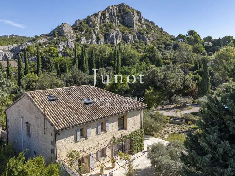 Maison Maussane-les-Alpilles - 2 chambres - 220m²
