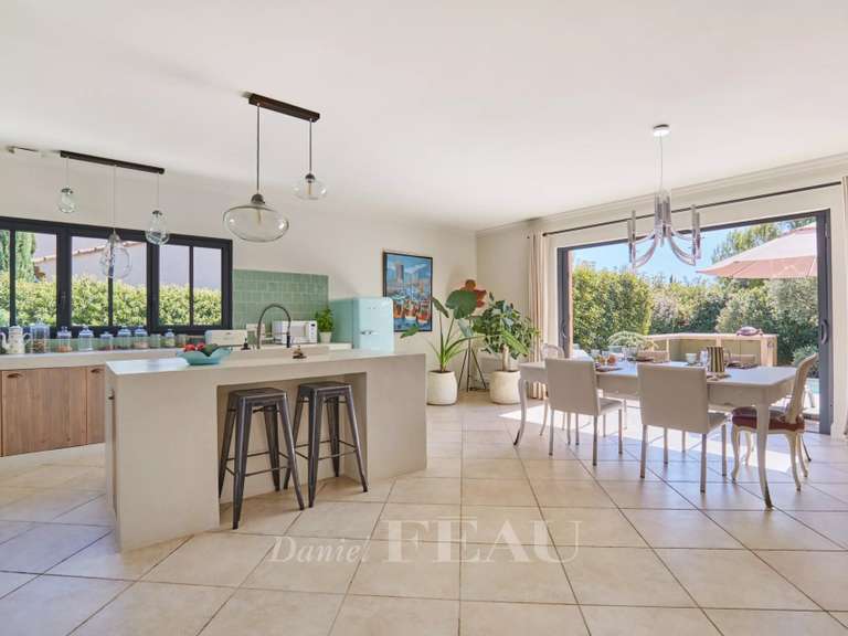 Maison Maussane-les-Alpilles - 2 chambres - 208m²