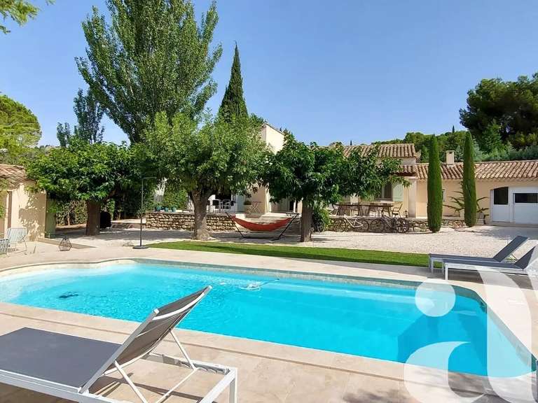 Luxury real estate for Holidays MaussanelesAlpilles BellesPierres