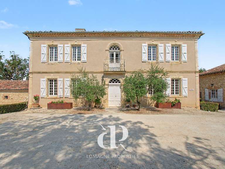 Maison Mauvezin - 11 chambres - 573m²