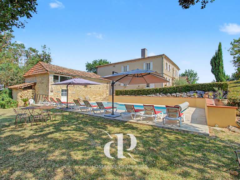 Maison Mauvezin - 11 chambres - 573m²