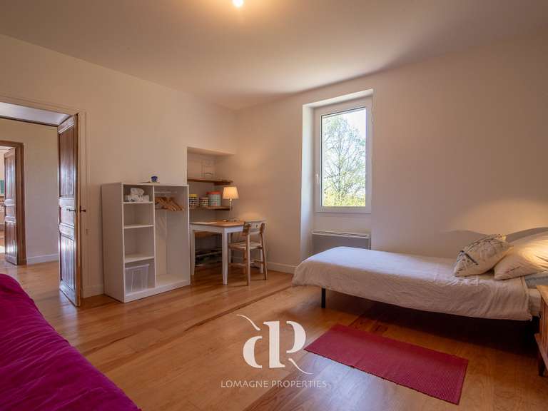 Maison Mauvezin - 4 chambres - 259m²