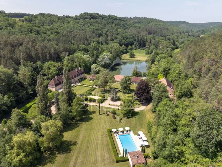 Propriété Mauzens-et-Miremont - 12 chambres - 1800m²