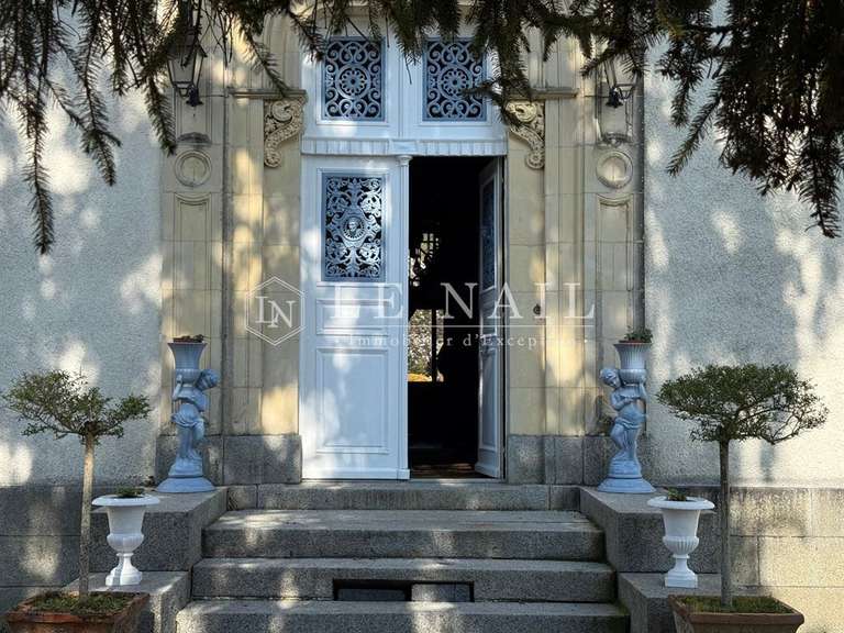 Mansion Mayenne - 6 bedrooms - 300m²