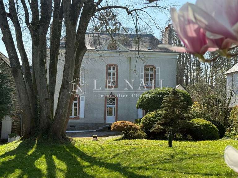 Mansion Mayenne - 6 bedrooms - 300m²