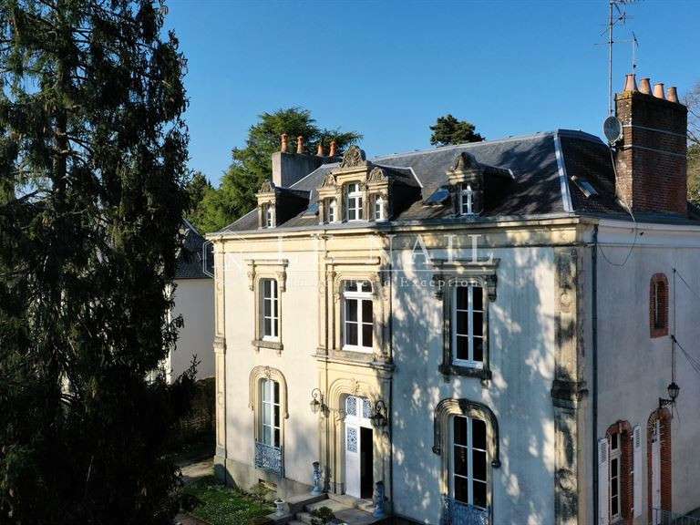 Mansion Mayenne - 6 bedrooms - 300m²