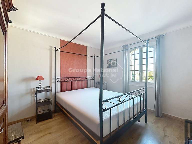 Maison Mazan - 5 chambres - 207m²