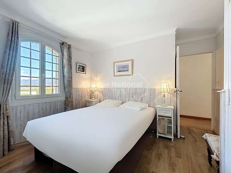 Maison Mazan - 5 chambres - 207m²