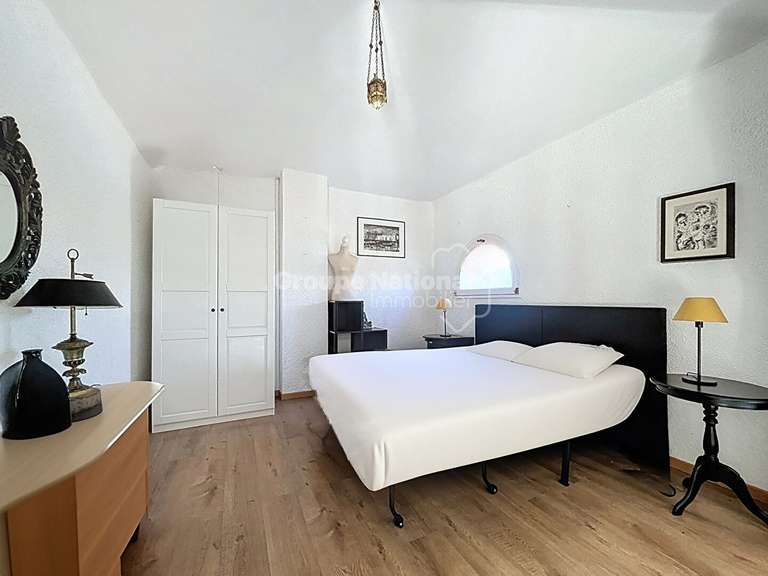 Maison Mazan - 5 chambres - 207m²
