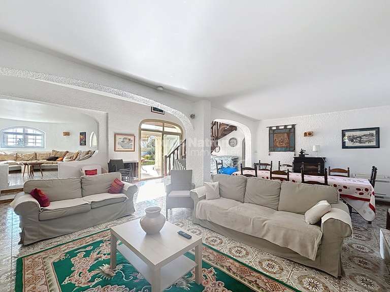 Maison Mazan - 5 chambres - 207m²