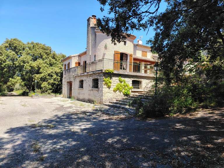 Maison Mazan - 5 chambres - 222m²