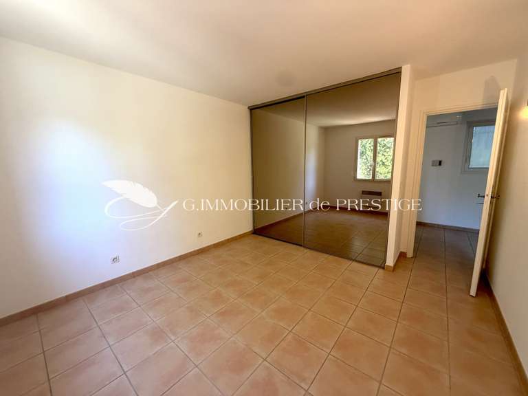 Maison Mazan - 4 chambres - 152m²
