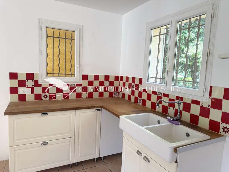 Maison Mazan - 4 chambres - 152m²