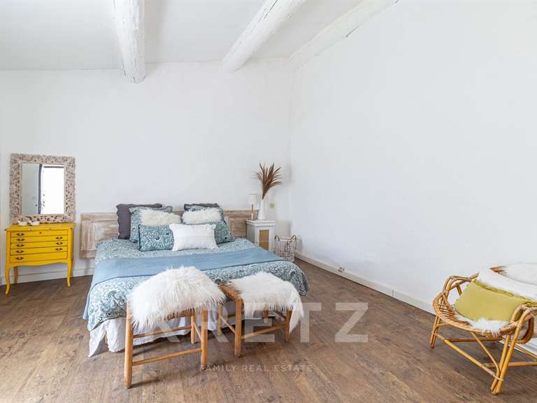 Maison Mazan - 7 chambres - 345m²