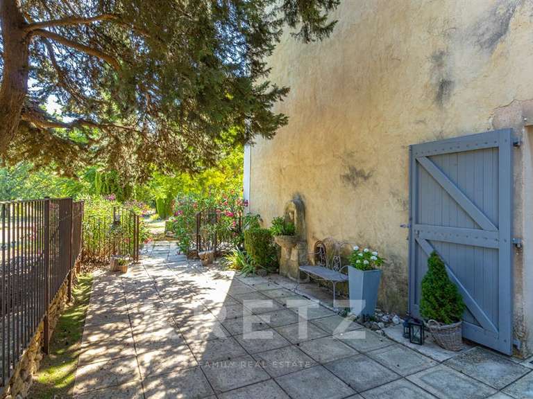 Maison Mazan - 7 chambres - 345m²