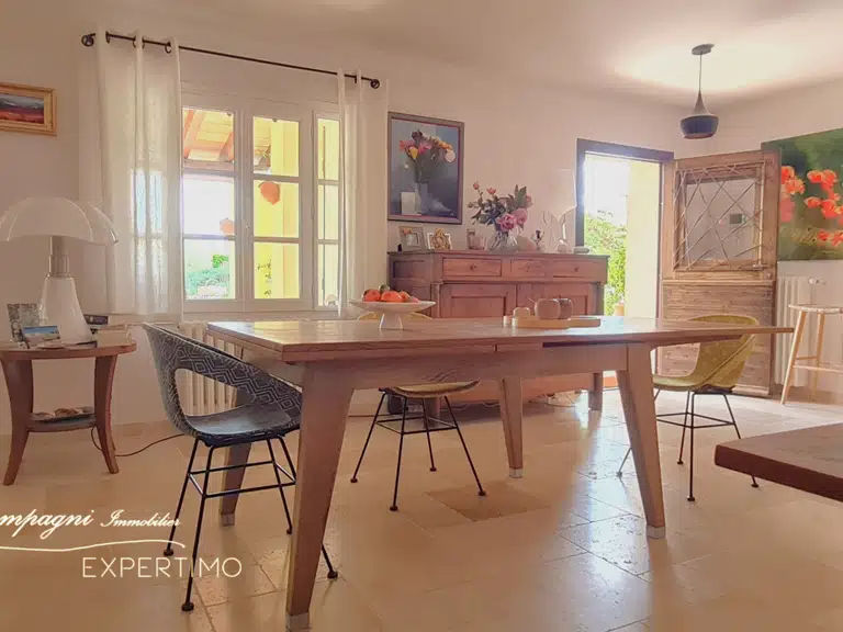 Maison Mazan - 5 chambres - 201m²