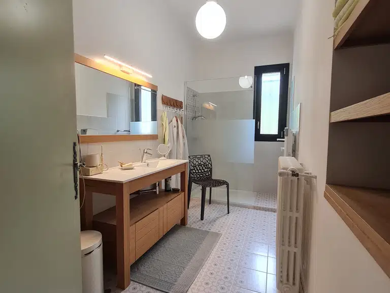 Maison Mazan - 5 chambres - 201m²