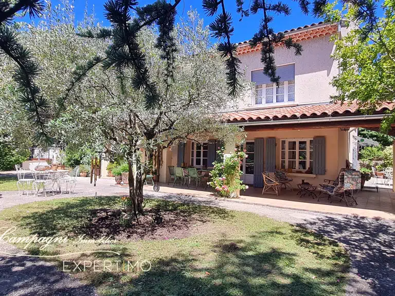 Maison Mazan - 5 chambres - 201m²