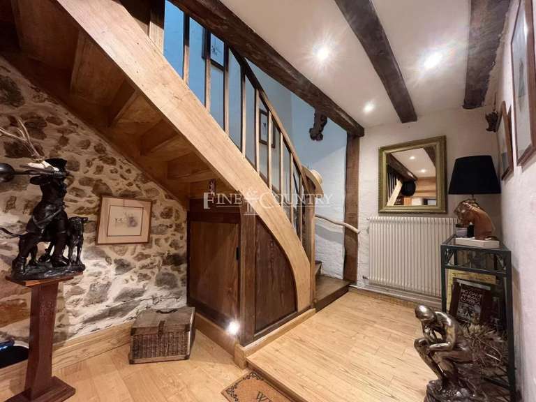 Maison Mazerolles - 6 chambres - 289m²