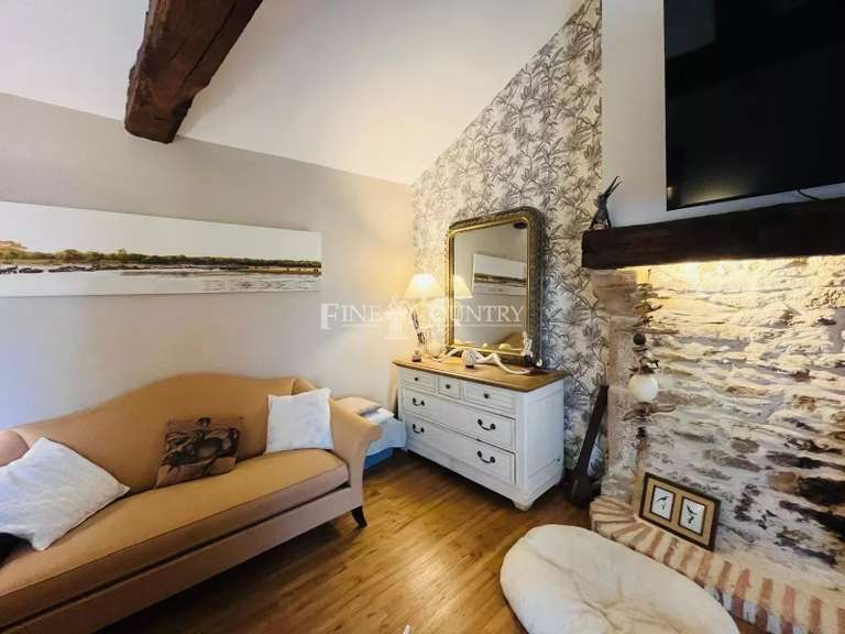 Maison Mazerolles - 6 chambres - 289m²