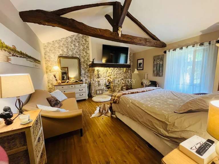 Maison Mazerolles - 6 chambres - 289m²