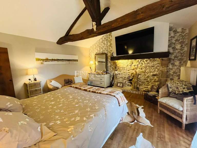 Maison Mazerolles - 6 chambres - 289m²