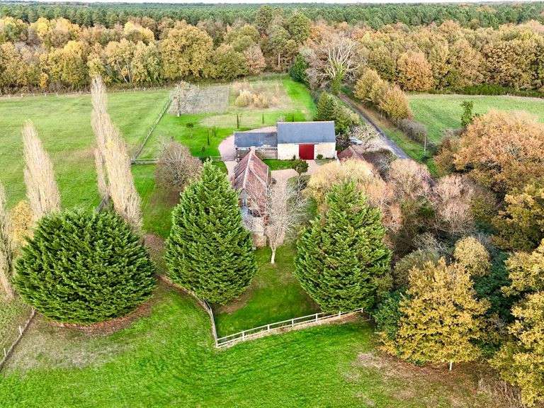 Maison Mazières-de-Touraine - 4 chambres - 210m²
