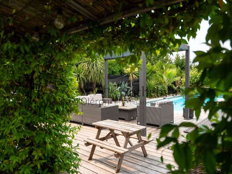 Maison Médis - 5 chambres - 214m²