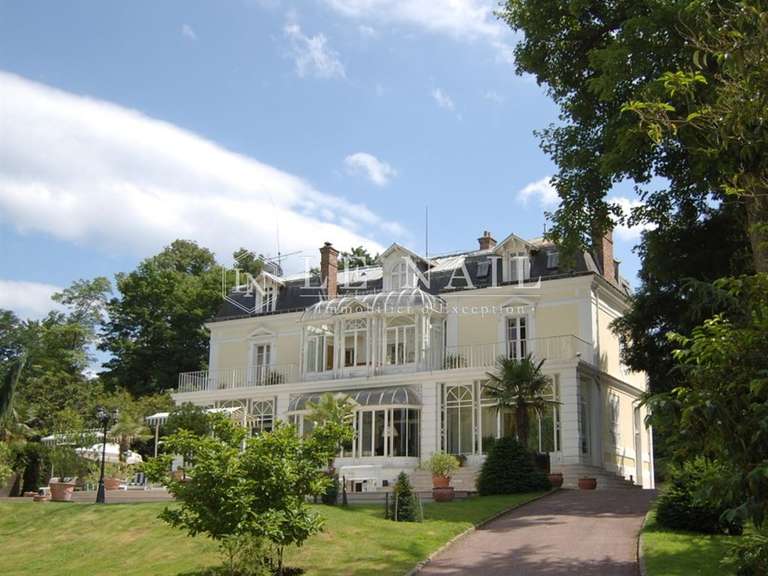 Hôtel particulier Melun - 11 chambres - 1200m²