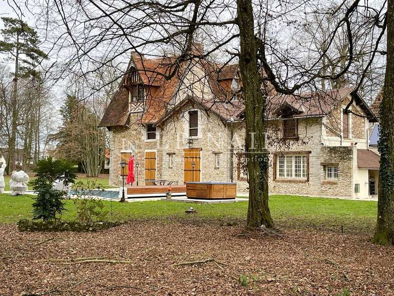Maison Melun - 6 chambres - 400m²
