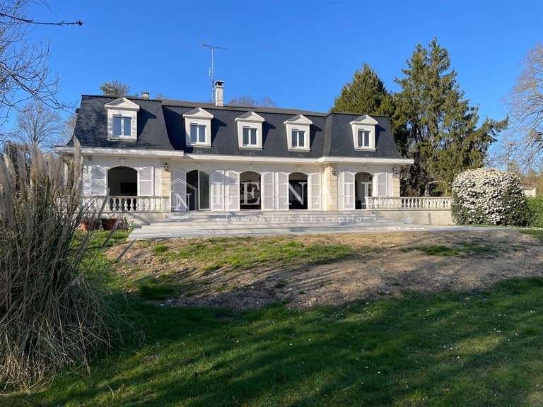 Maison Melun - 6 chambres - 400m²