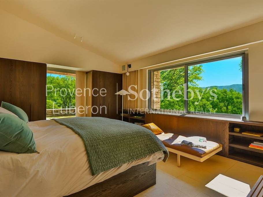 Property Ménerbes