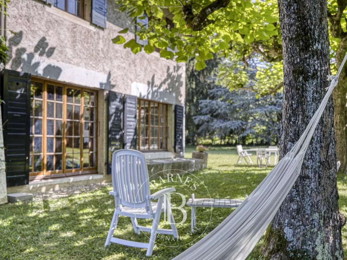 Maison Menthon-Saint-Bernard