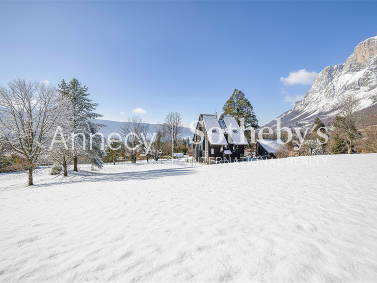 Maison Menthon-Saint-Bernard - 8 chambres - 277m²