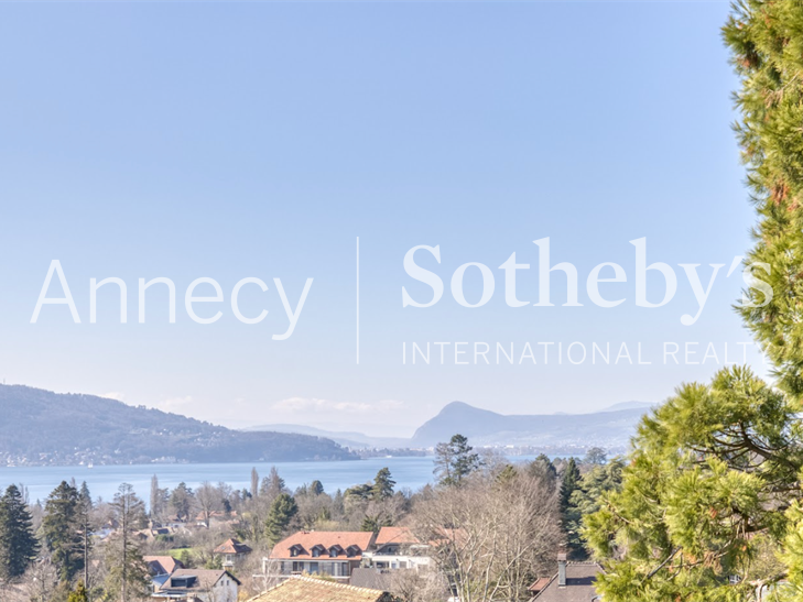 Maison Menthon-Saint-Bernard - 8 chambres - 277m²