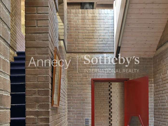 Maison Menthon-Saint-Bernard